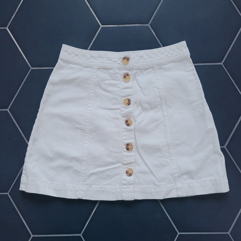 DIVIDED White Denim Skirt
